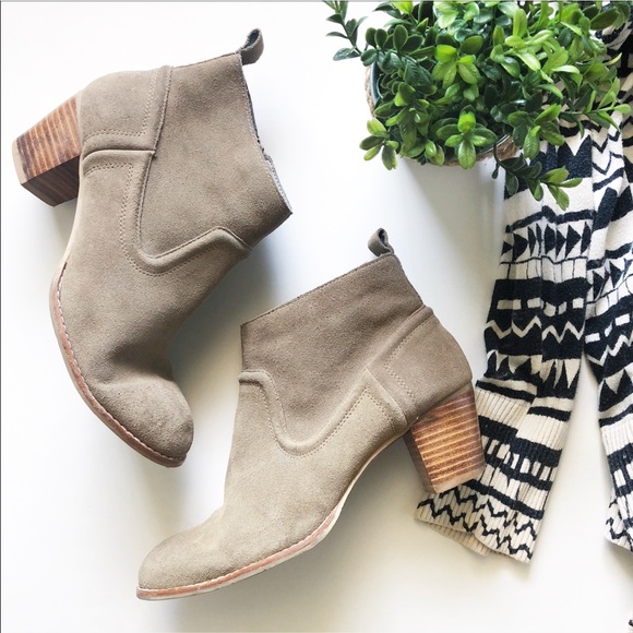 Dolce Vita Shoes - Dolce Vita Leather Jamison Bootie in Taupe